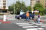 Dlouhý přechod u Žatecké brány v Lounech rozdělil nový ostrůvek