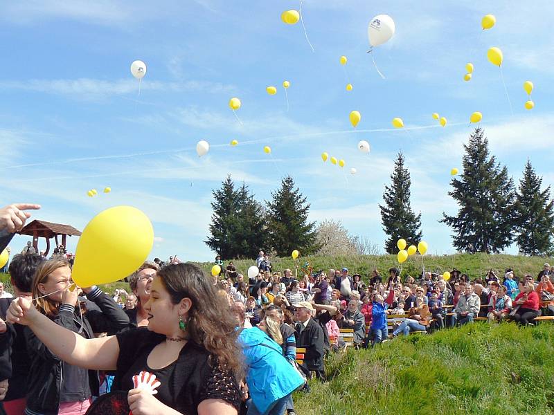 Sobotní oslavy 110 let od vybudování a otevření Schillerovy rozhledny v Kryrech u Podbořan.