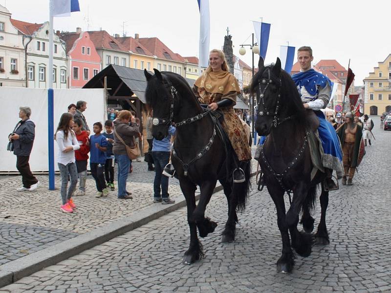 Program k výročí udělení privilegií na náměstí Svobody v Žatci.