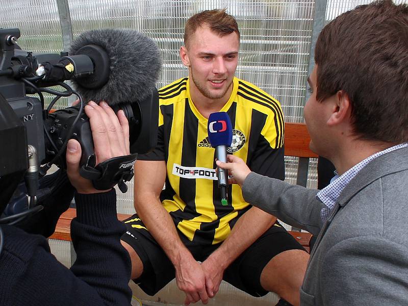 Střelec dvou branek Petr Volkman při rozhovoru pro Českou televizi.