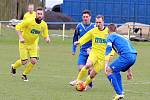 FK Litoměřicko B (v modrém) - FK Slavoj Žatec (žlutí) 4:5 po penaltovém rozstřelu.