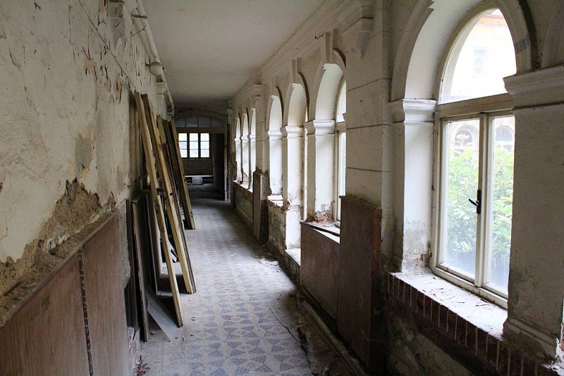 Vnitřní prostory bývalého kláštera v Žatci