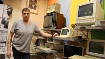 V Žatci je nové muzeum starých počítačů. Ukazuje sbírku Pavla Jambora.