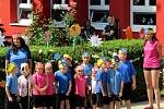 V zahradě Mateřské školy U Jezu v Žatci proběhla tradiční Kytičková slavnost.