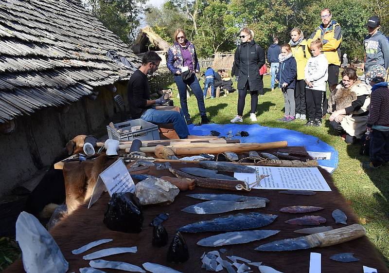 Program k mezinárodnímu dni archeologie ve skanzenu v Březně u Loun