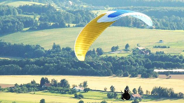 Paragliding. Ilustrační foto