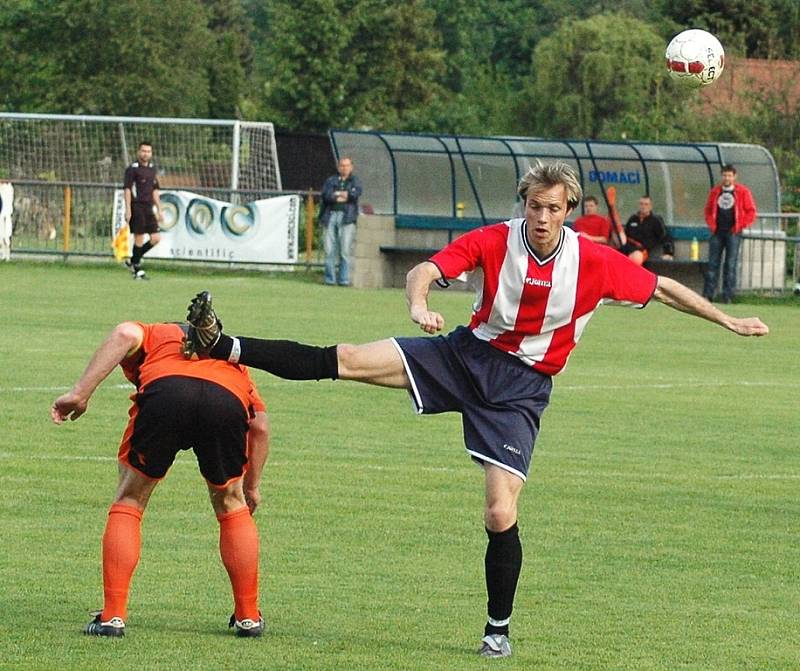 Zápas Loun (v oranžovém) proti Ervěnicím