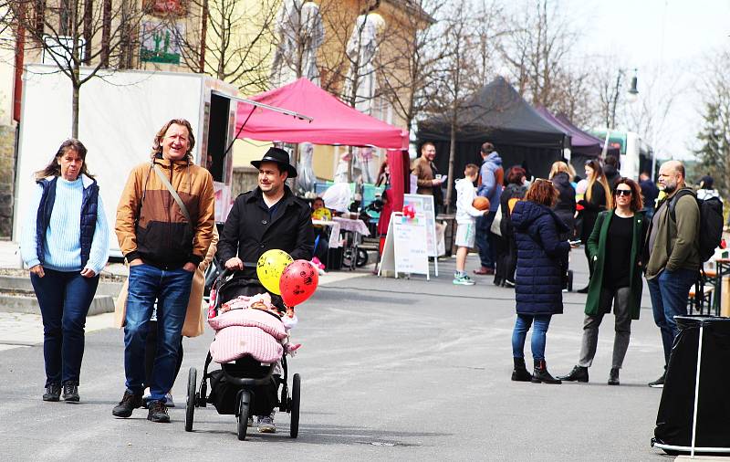 Street festival jídla, pití a hudby Dovalte na Vale v Lounech