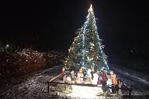 Vánoční strom v Lipenci zvítězil v okresním kole ankety Vánoční strom Deníku 2023.