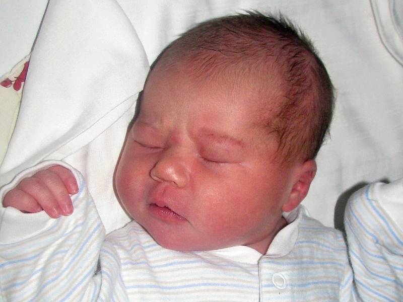 Rozálie Baťková se narodila 7. listopadu 2017 v 8.28 hodin mamince Vandě Segešové ze Žatce. Vážila 3650 g a měřila 49 cm.
