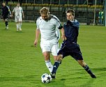 Fotbalové utkání Blšan (v bílém) proti LoKo Chomutov. Na snímku Siegl st. a Haviar v souboji