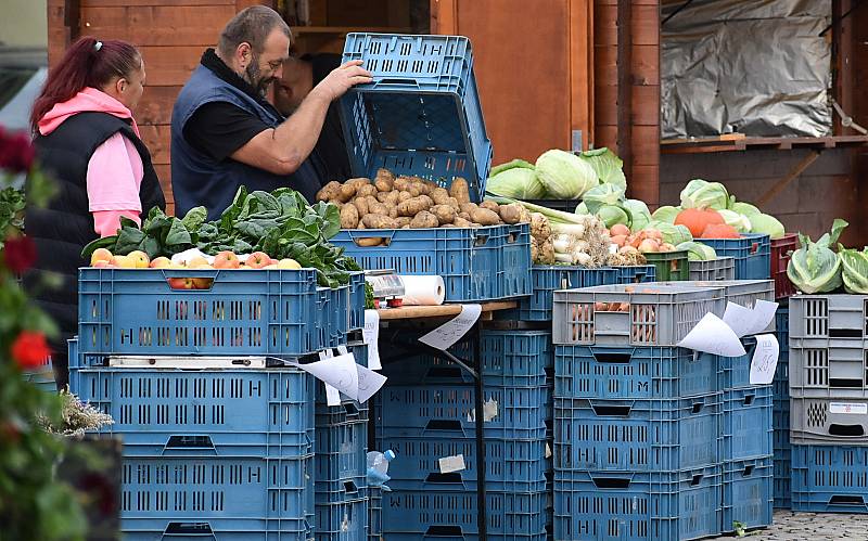 Farmářské trhy na náměstí Svobody v Žatci