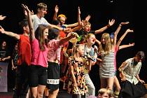 Den dětí oslavila lounská ZŠ Školní na jevišti Vrchlického divadla.