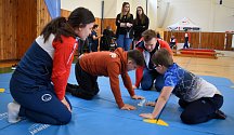 Na žatecké ZŠ Jižní se v pátek 16. února konaly ParaHrátky, děti si mohly vyzkoušet řadu paralympijských disciplín.