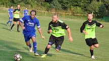 Louny (v modrém) porazily v poháru Chlumčany 6:0