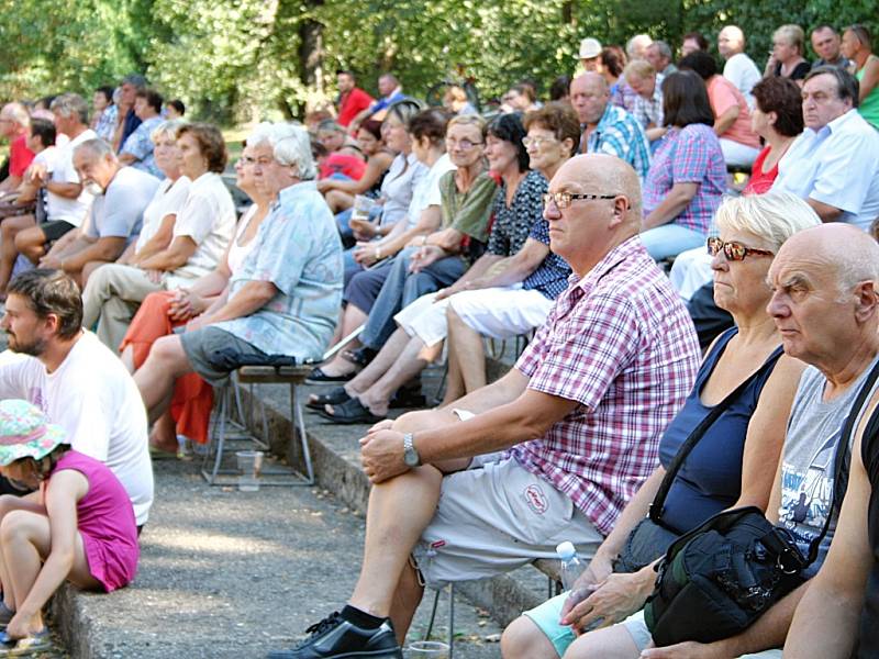 Letní lounské vábení 2015. Diváci na výstavišti.