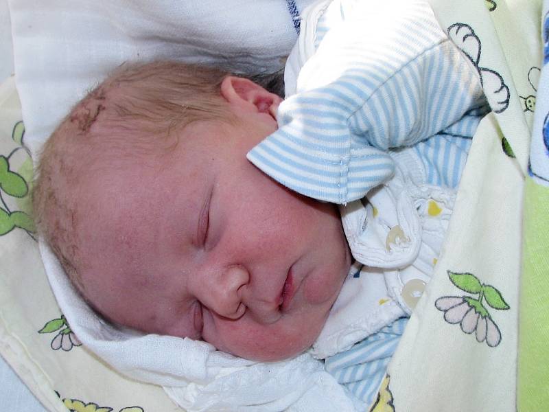 Štěpán Holásek se narodil 27. března 2017 v 17.30 hodin mamince Marii Holáskové z Podbořan. Vážil 3490 gramů a měřil 50 centimetrů.