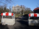 Louny nechaly uzavřít Dobroměřickou ulici v roce 2014. Hlavním důvodem byla neukázněnost řidičů