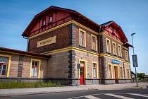 Vlakové nádraží v Podbořanech prošlo rekonstrukcí.