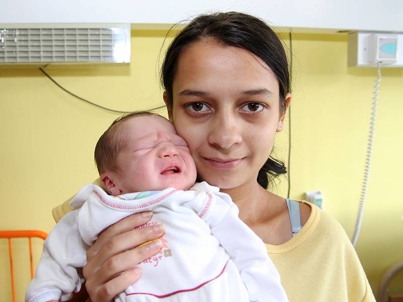 Mamince Nikole Poljakové se 19. září v Kadani narodila dcera Vanesa. Vážila 3,05 kilogramu, měřila 47 centimetrů.