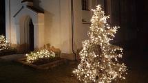 Vánoční strom ve Velemyšlevsi