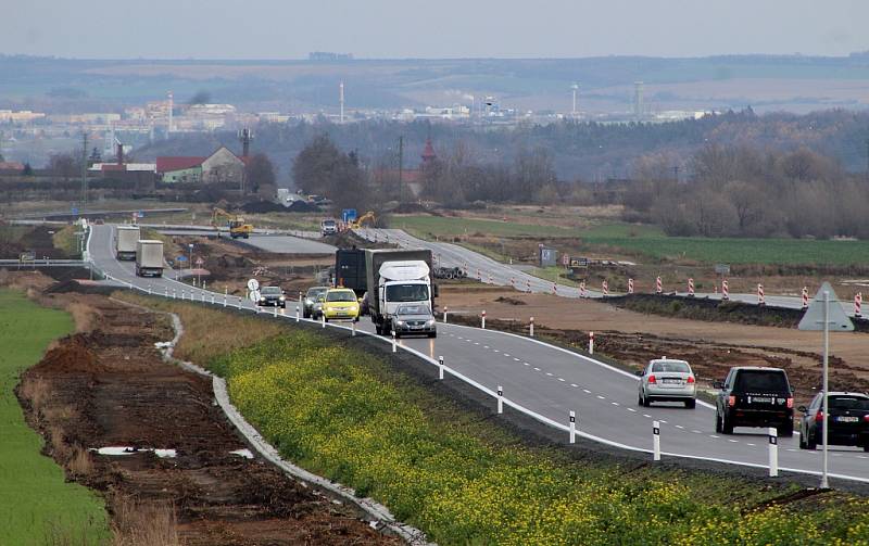 Provoz u Postoloprt se přesunul na novou silnici, z té původní bude dálnice D7.