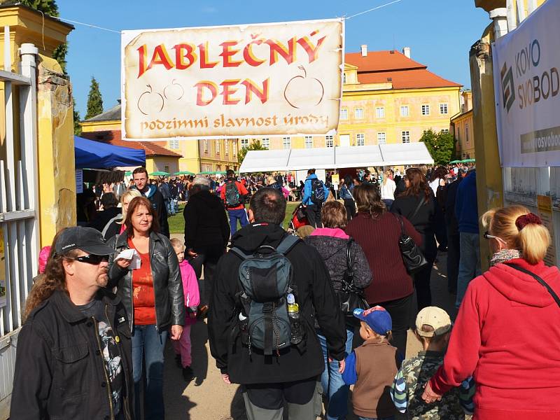 Jablečný den na zámku v Krásném Dvoře