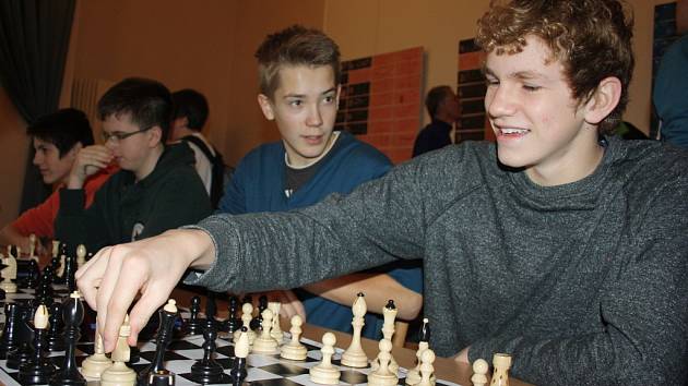 Mladí šachisté z kraje měřili své síly v Lounech - Žatecký a lounský deník