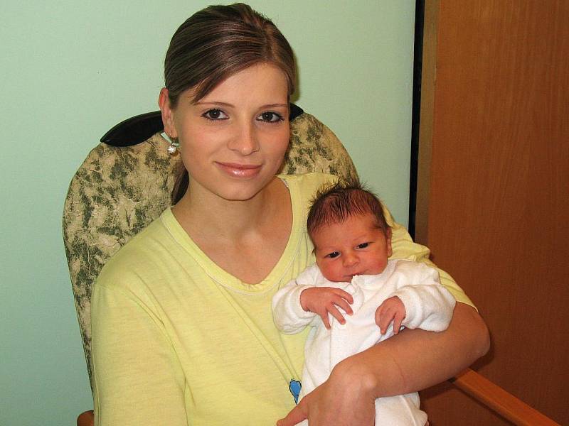 Mamince Veronice Habichové z Lenešic se 17. listopadu narodil syn Martin Tříska. Vážil 3,3 kg, měřil 49 cm.