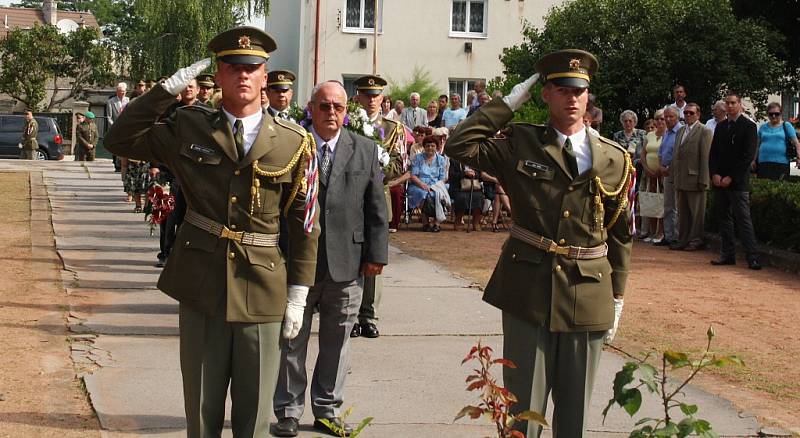 Vzpomínka na popravené z Českého Malína u žateckého hřbitova