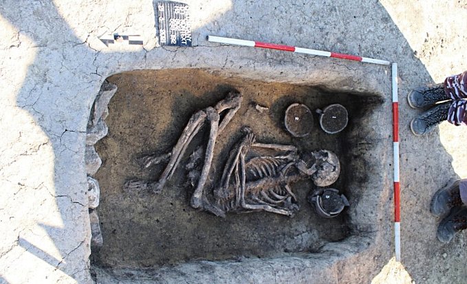 Nalezené kostry a hroby u Chlumčan.