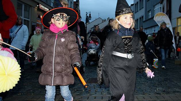 Halloweenský průvod v Lounech