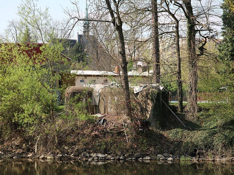 Bunkr u lounského koupaliště