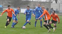 FK SEKO Louny (v modrém) - SK Újezd Praha 4 1:1 (0:1).