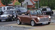 Desátý sraz vozů Mini Cooper se o víkendu konal v Peruci.