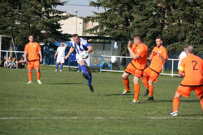 Lubenec - Vroutek B (oranžové dresy) 1:1