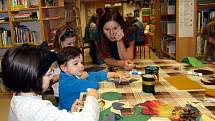 Tvořivé odpoledne v žatecké knihovně bavilo děti i rodiče.