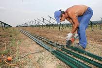 Výstavba fotovoltaické elektrárny u Zbrašína