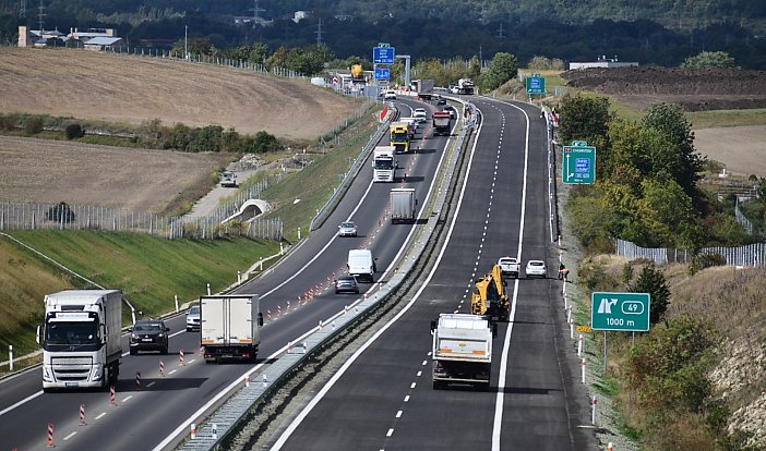 Ve středu 20. září začne řidičům sloužit nový dálniční úsek u Loun.