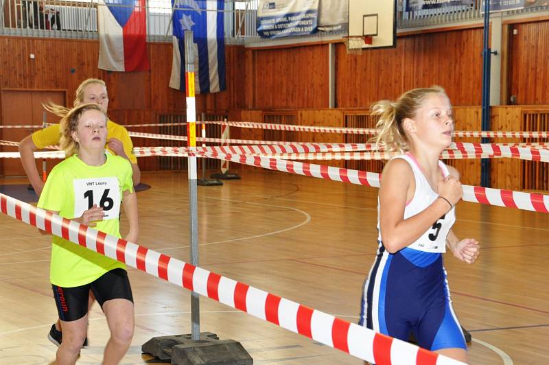 Veřejný halový triatlon v Lounech.