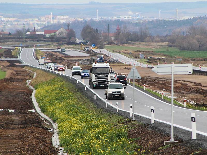 Provoz u Postoloprt se přesunul na novou silnici, z té původní bude dálnice D7.