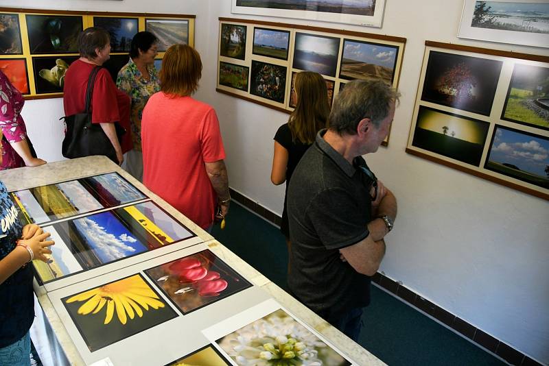 Výstava fotografií Jiřího Soukupa v perucké Galerii U Plazíka.