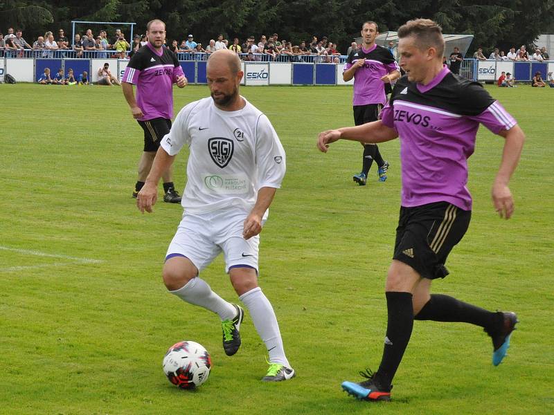 Exhibiční utkání Sigiteamu s výběrem Loun proběhlo při příležitosti otevření zrekonstruovaného areálu FK Louny.