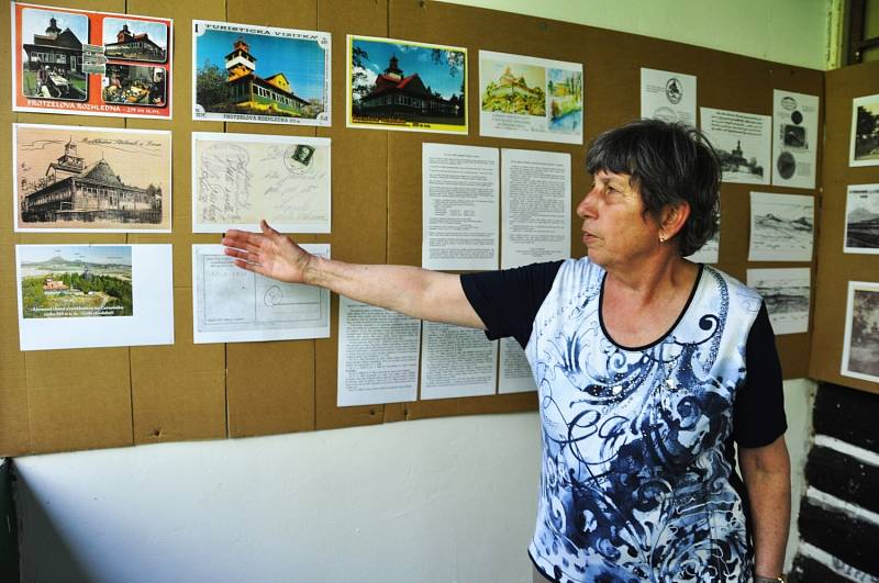 Turisté oslavili 110 let od otevření chaty na Červeňáku