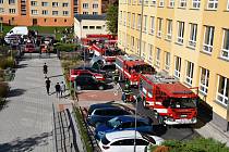 Taktické cvičení hasičů v Základní škole Postoloprty ve středu 6. září.