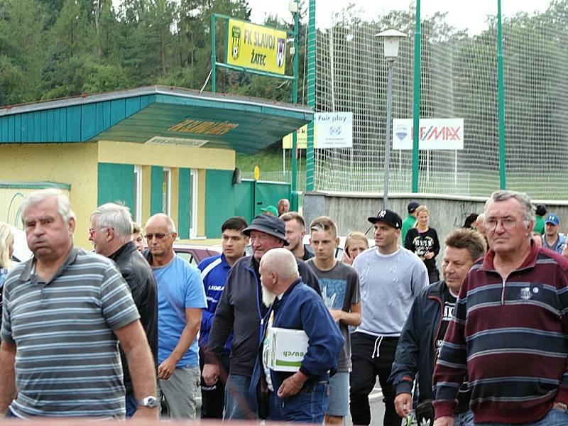 Fotbalové derby Žatec - Louny: trochu zklamaní domácí fanoušci.