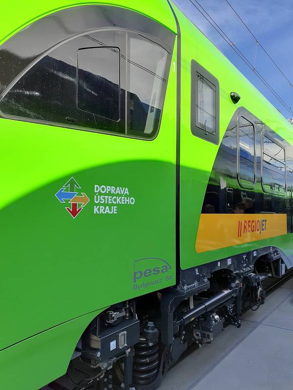 Dopravce RegioJet a výrobce železniční techniky polská společnost PESA Bydgoszcz představily na veletrhu kolejové techniky v polském Gdaňsku první elektrickou jednotku PESA 654 RegioJet.