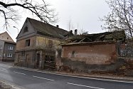 Zdevastovaný objekt bývalého mlýna v Blšanech.