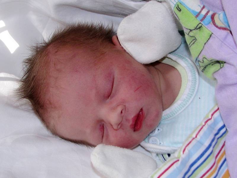 Kristián Tesař se narodil 19. dubna 2017 ve 20.49 hodin mamince Zdeňce Lukešové z Postoloprt. Vážil 3310 gramů a měřil 49 centimetrů.
