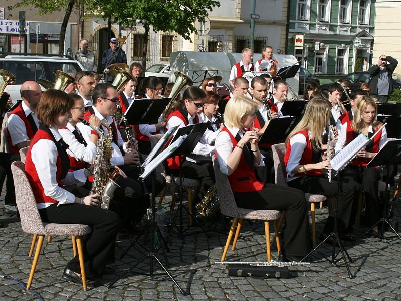 Dechový orchestr Základní umělecké školy v Lounech.